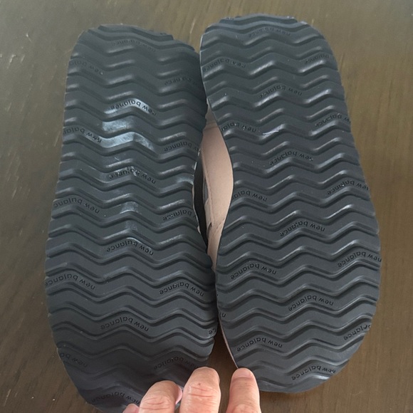 New Balance Kids' Sneakers in Light Pink and White - Picture 4 of 4